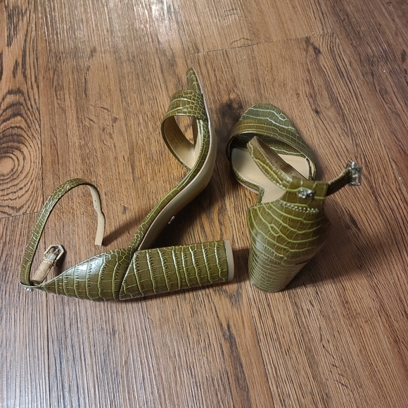 6.5, green Sam Edelman heels - Picture 2 of 4